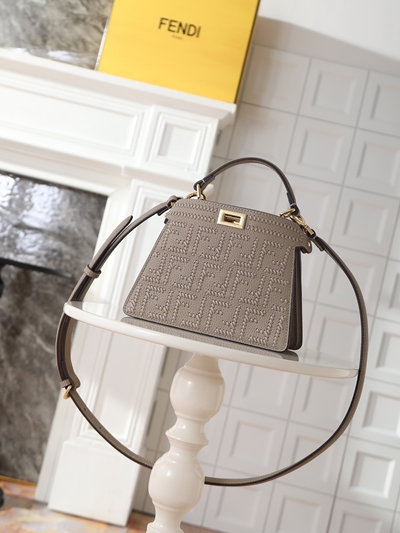 フェンディバッグ正面デザイン